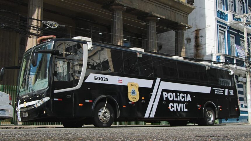 Ônibus da Polícia Civil