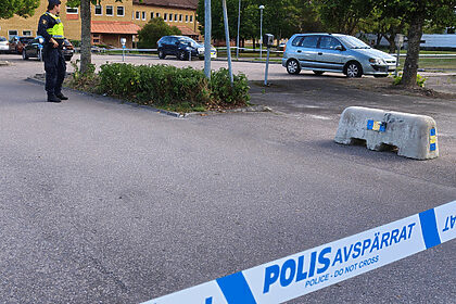 Policial isola escola na Suécia