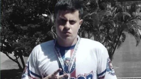 José Alexandre com a camisa do Bahia