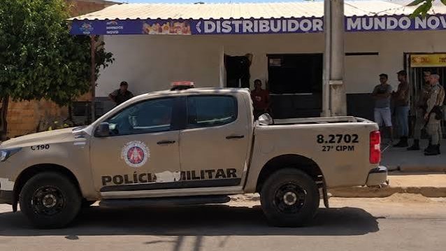 Viatura da PM em LEM