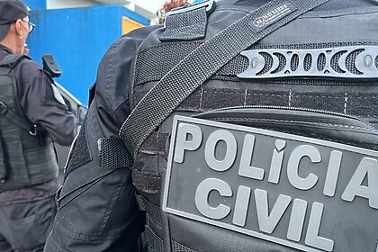 Policiais civis em ação