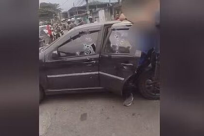 Carro metralhado
