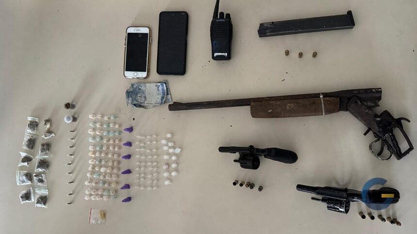 Armas e drogas apreendidas em Lauro