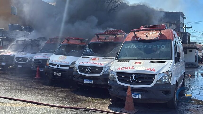 Ambulâncias do Samu destruídas